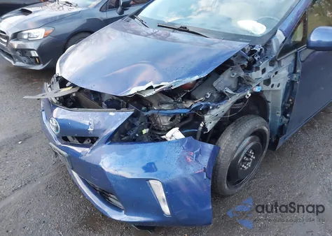 2013 Toyota Prius V Two z USA, uszkodzony, nr VIN JTDZN3EU8D3237331